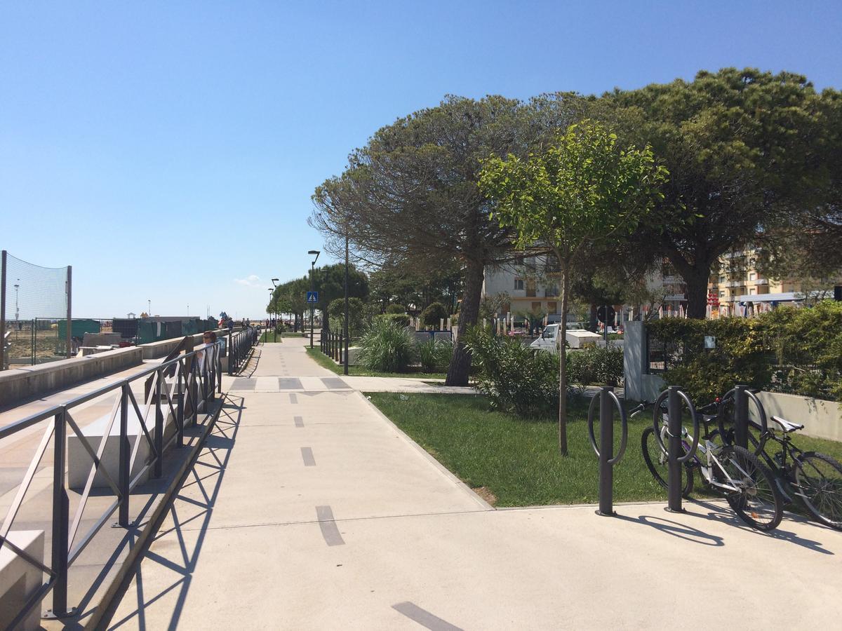 Reji - Appartamenti Bibione Esterno foto